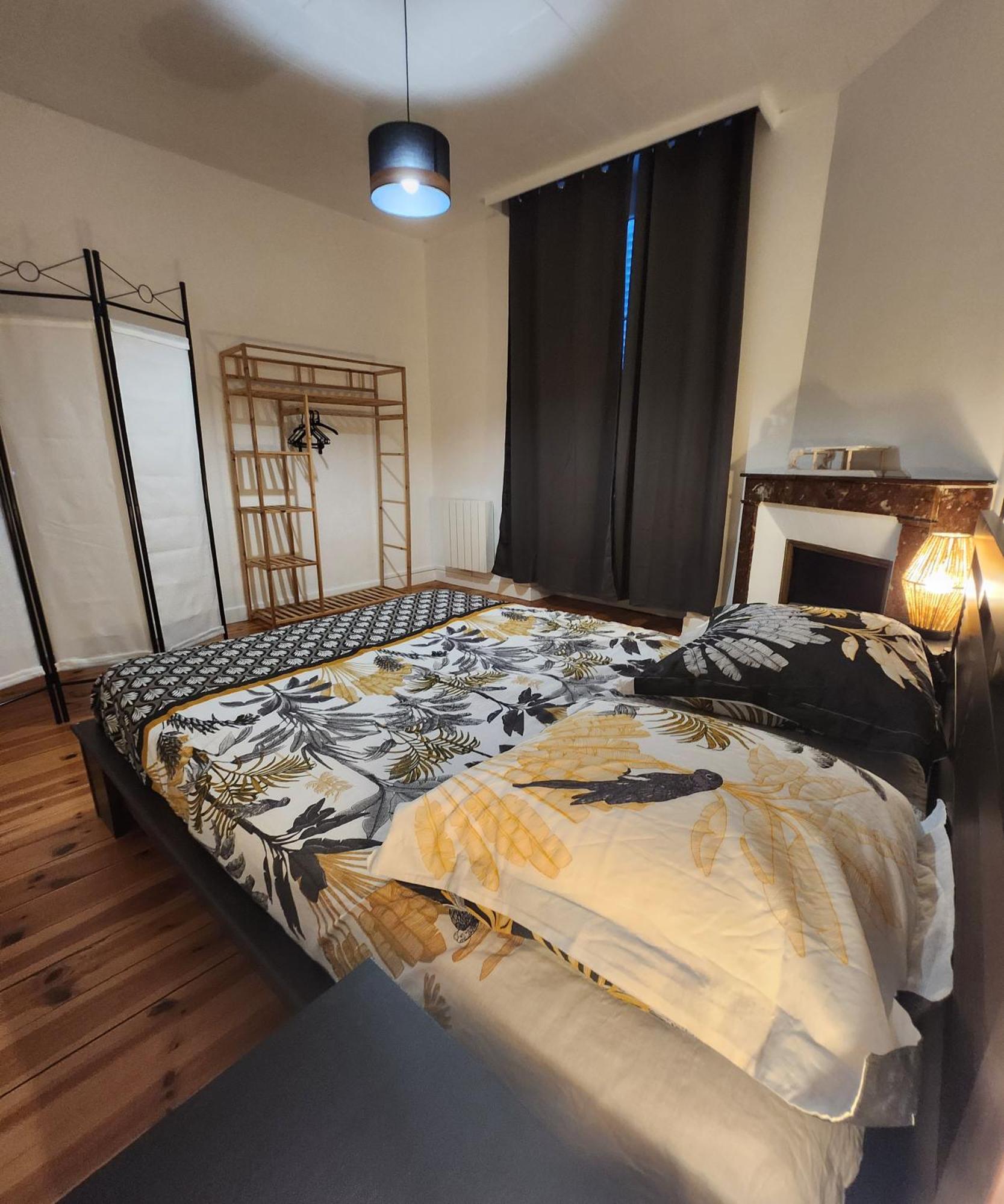 Chaleureux Appartement Refait A Neuf Vic-sur-Cère Eksteriør billede